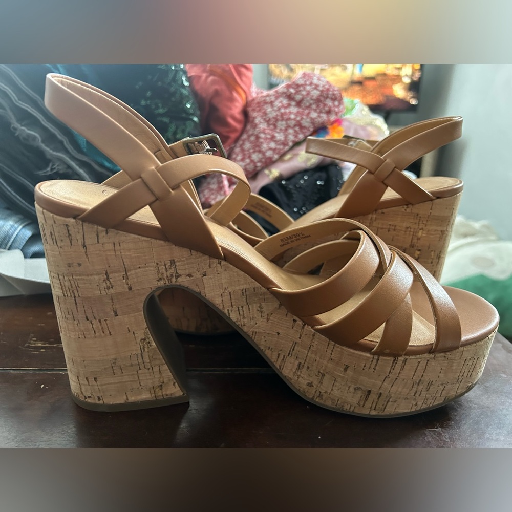 Crown Vintage Millia Platform Sandal